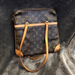 Luis Vuitton Shoulder bag monogram